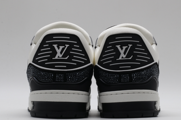 Louis Vuitton Trainer Sneaker – Embossed Monogram & Premium Detailing