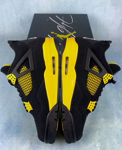 Air Jordan 4 Retro “Thunder” (2023)