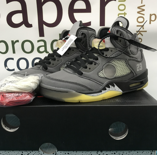 Off-White x Air Jordan 5 Retro “Black Metallic”