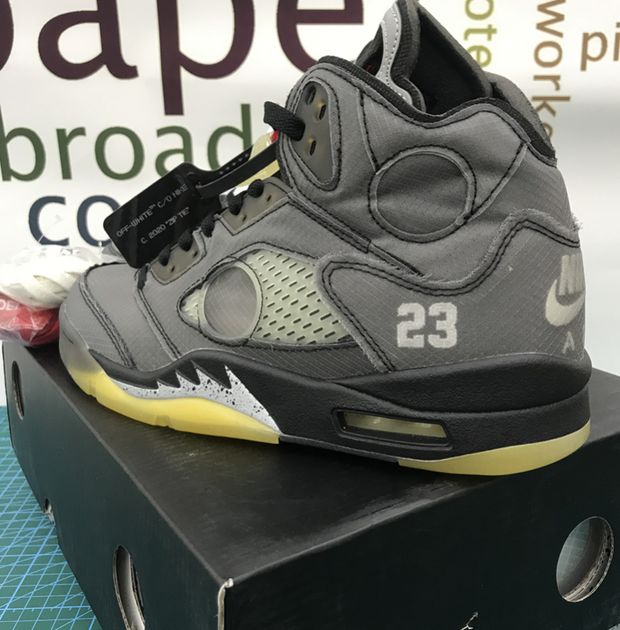 Off-White x Air Jordan 5 Retro “Black Metallic”