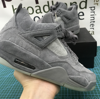 Air Jordan 4 Retro x KAWS “Cool Grey”