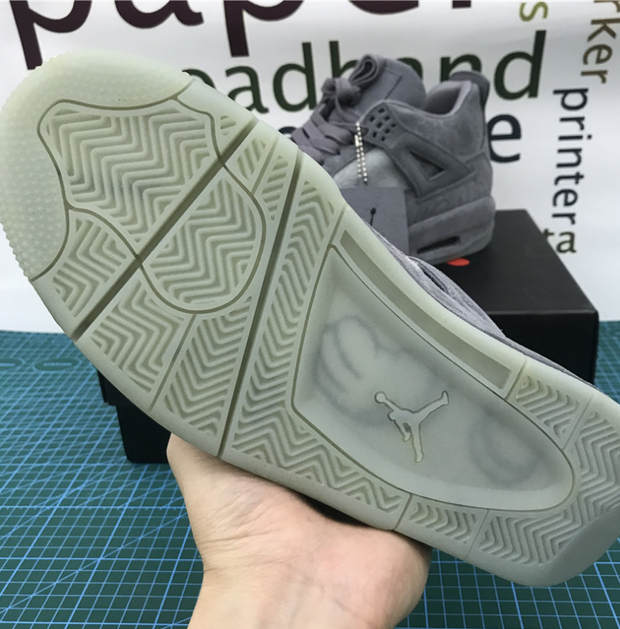 Air Jordan 4 Retro x KAWS “Cool Grey”