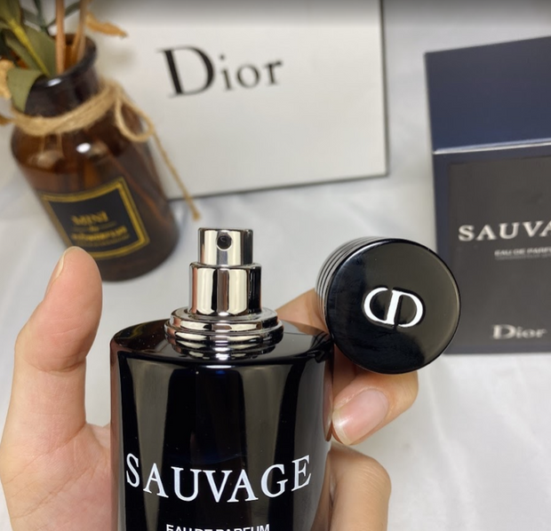 Dior Sauvage Eau de Parfum – 3.4 oz / 100 ml